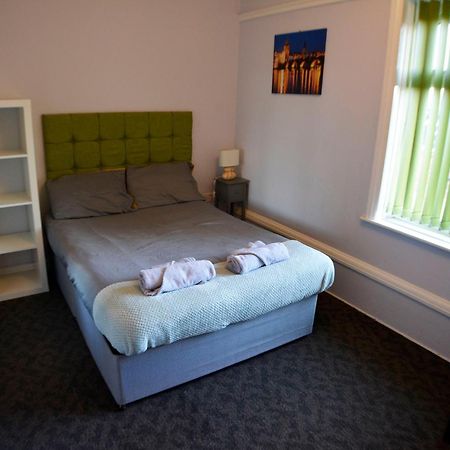 Gorton Mount Hotel Манчестер Номер фото